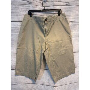 NWT Avenue Khaki Bermuda Shorts Size 16